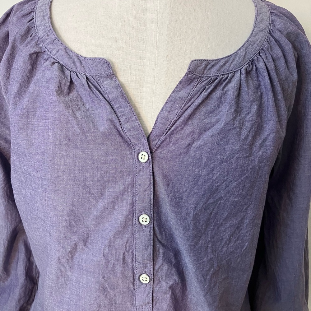 Old Navy Women’s 3/4 Sleeve Chambray Blouse.  Size Medium
